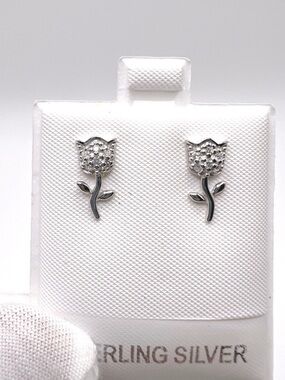 New Sterling Silver Flower Stud Earrings